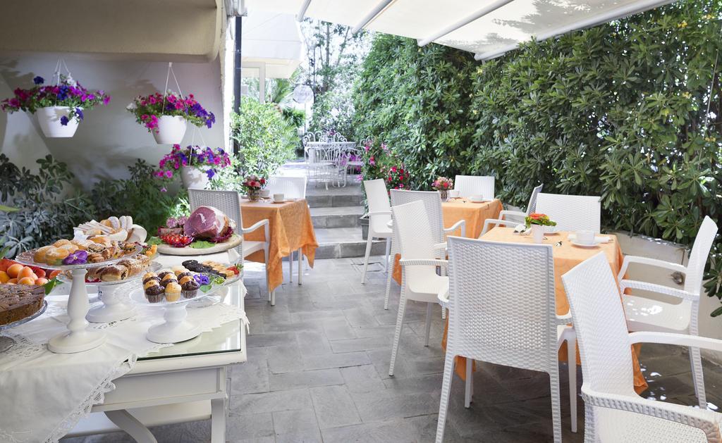 Hotel Admiral Riccione Exterior foto