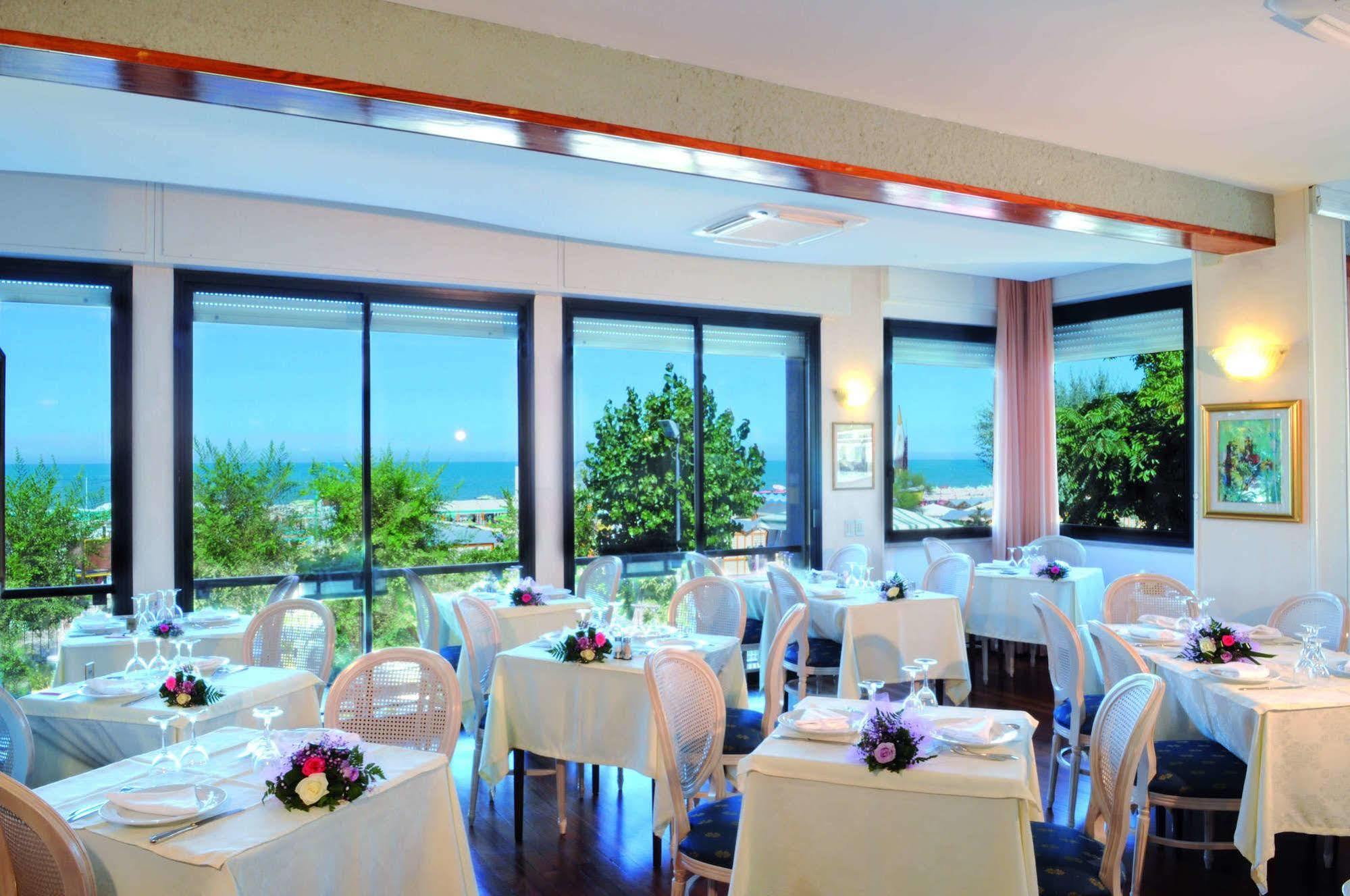Hotel Admiral Riccione Exterior foto